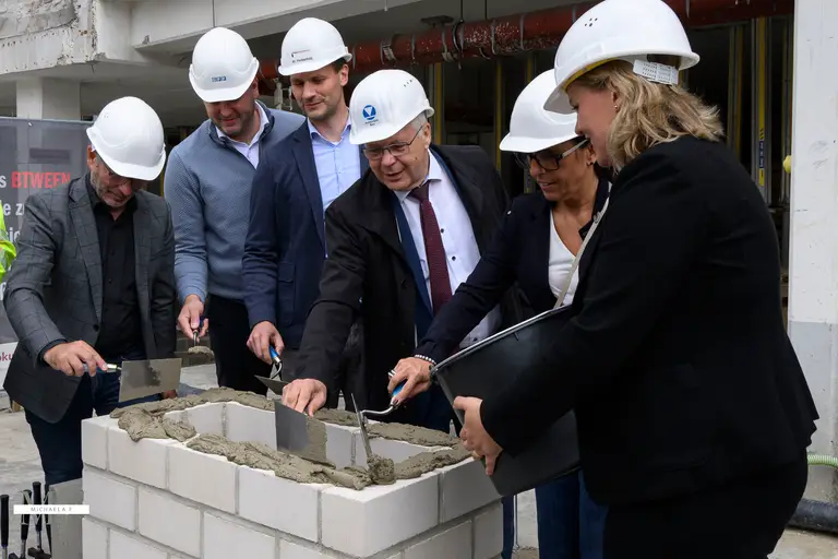 Feierliche Grundsteinlegung für das B-tween
